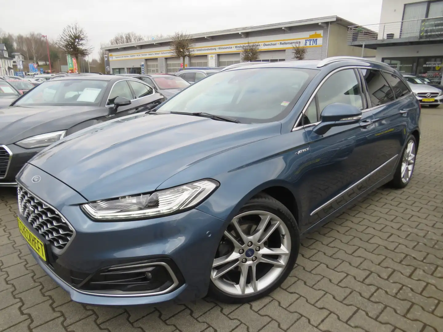 Ford Mondeo Turnier Vignale 2.0TDCI *LEDER *AHK *PANO *KAMERA Bleu - 1