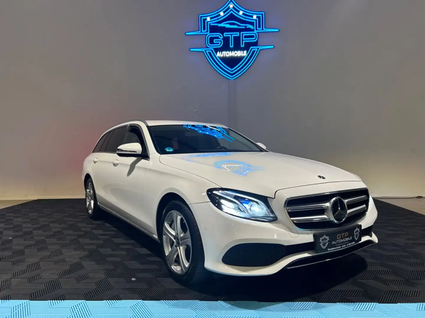 Mercedes-Benz E 400 T-Modell E  *4Matic*AHK*360Kam*HUD* Alb - 2