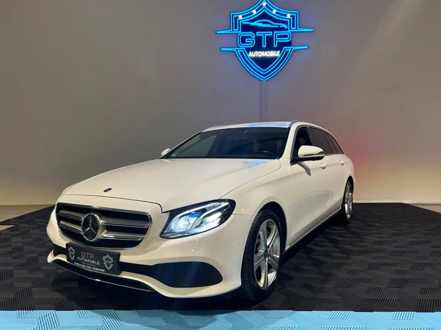 Mercedes-Benz E 400 T-Modell E  *4Matic*AHK*360Kam*HUD* Alb - 1