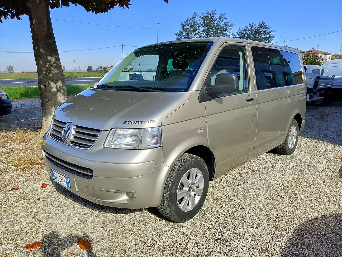 Volkswagen T5 Multivan Multivan T5 2003 1.9 tdi Trendline E4 Beige - 2