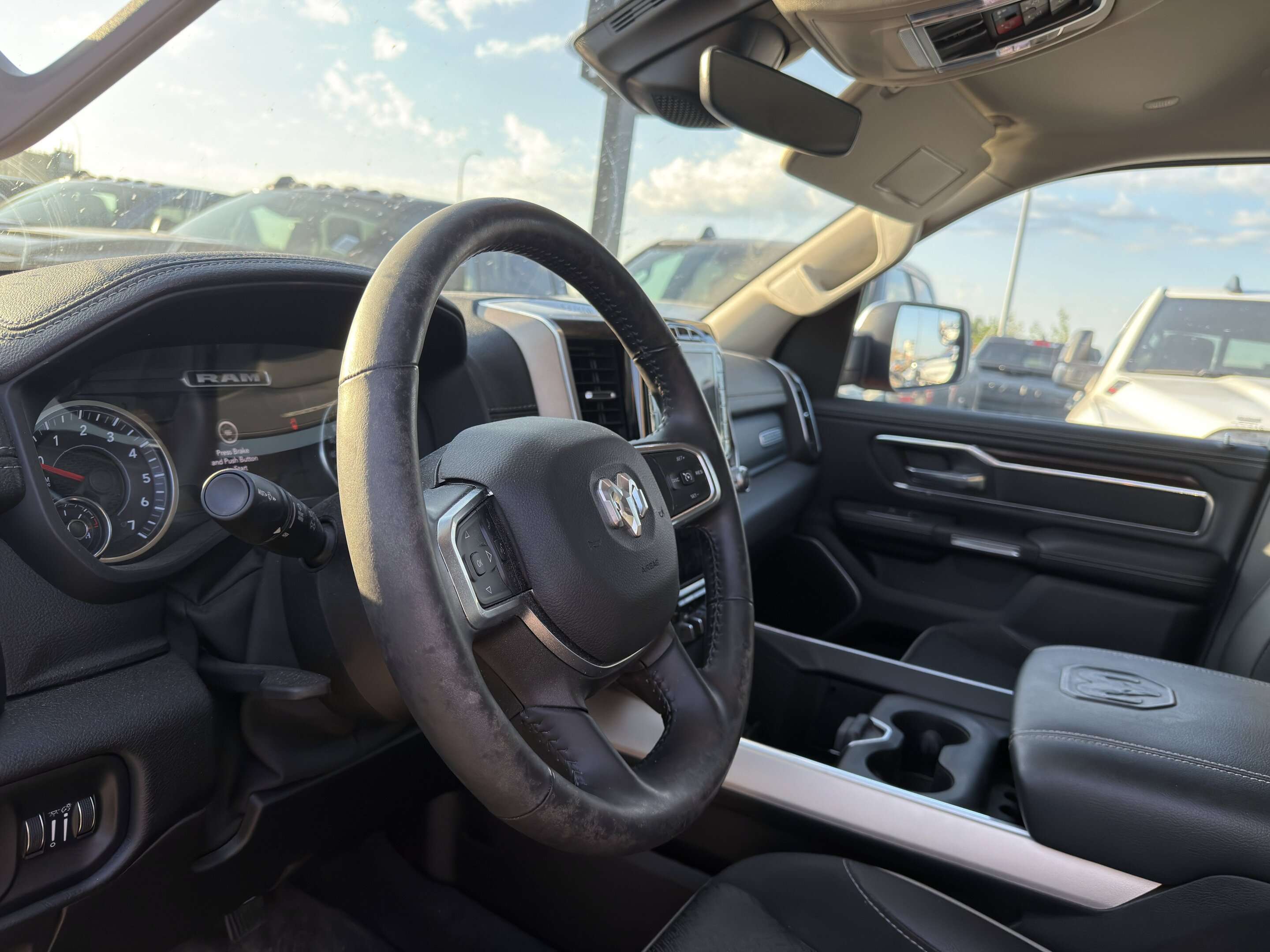 2022 RAM 1500 Laramie — снимка 1