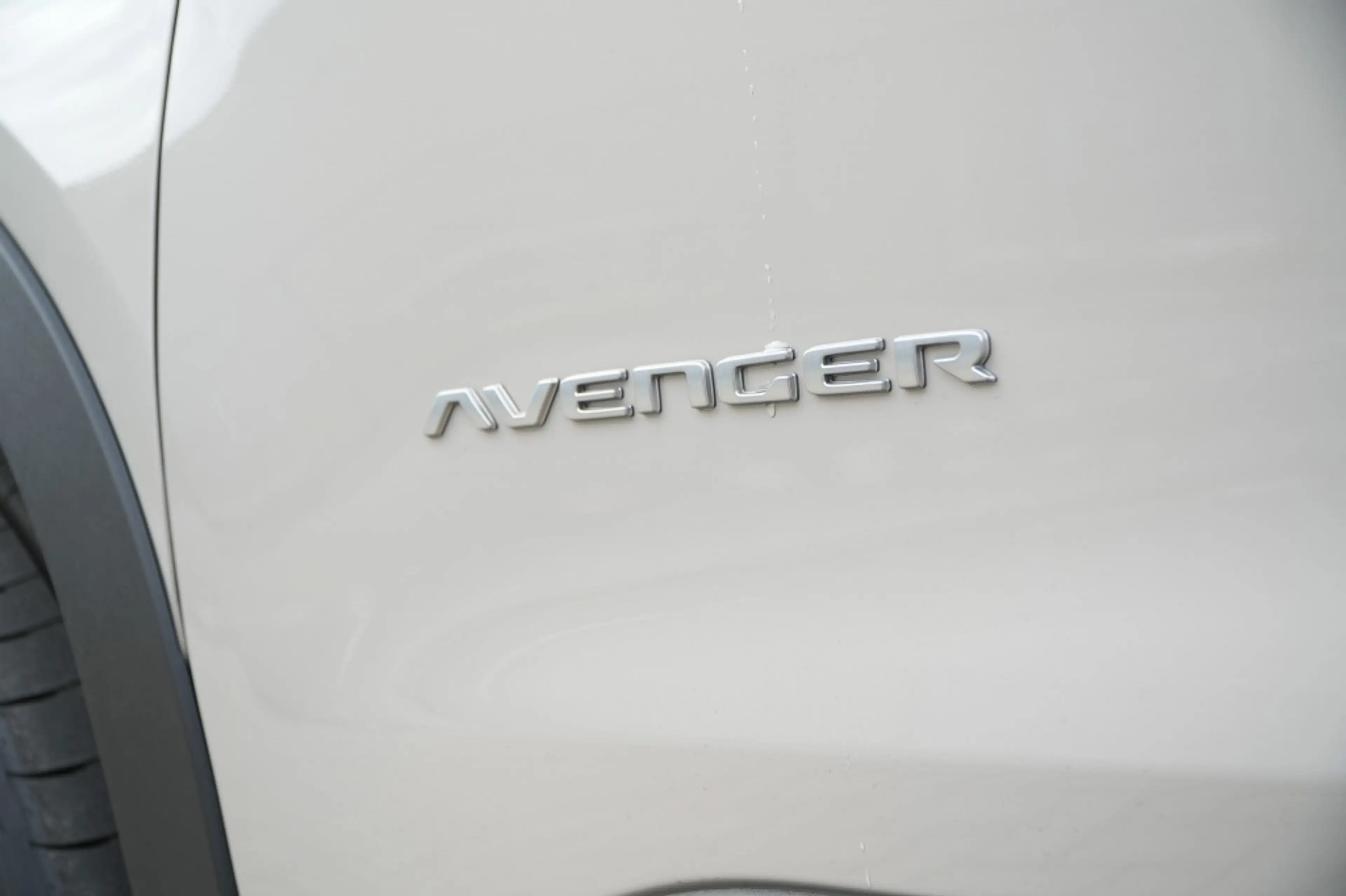 Jeep Avenger 1.2 e-Hybrid Summit | Pano | Navi | JBL | Camera | — photo 15