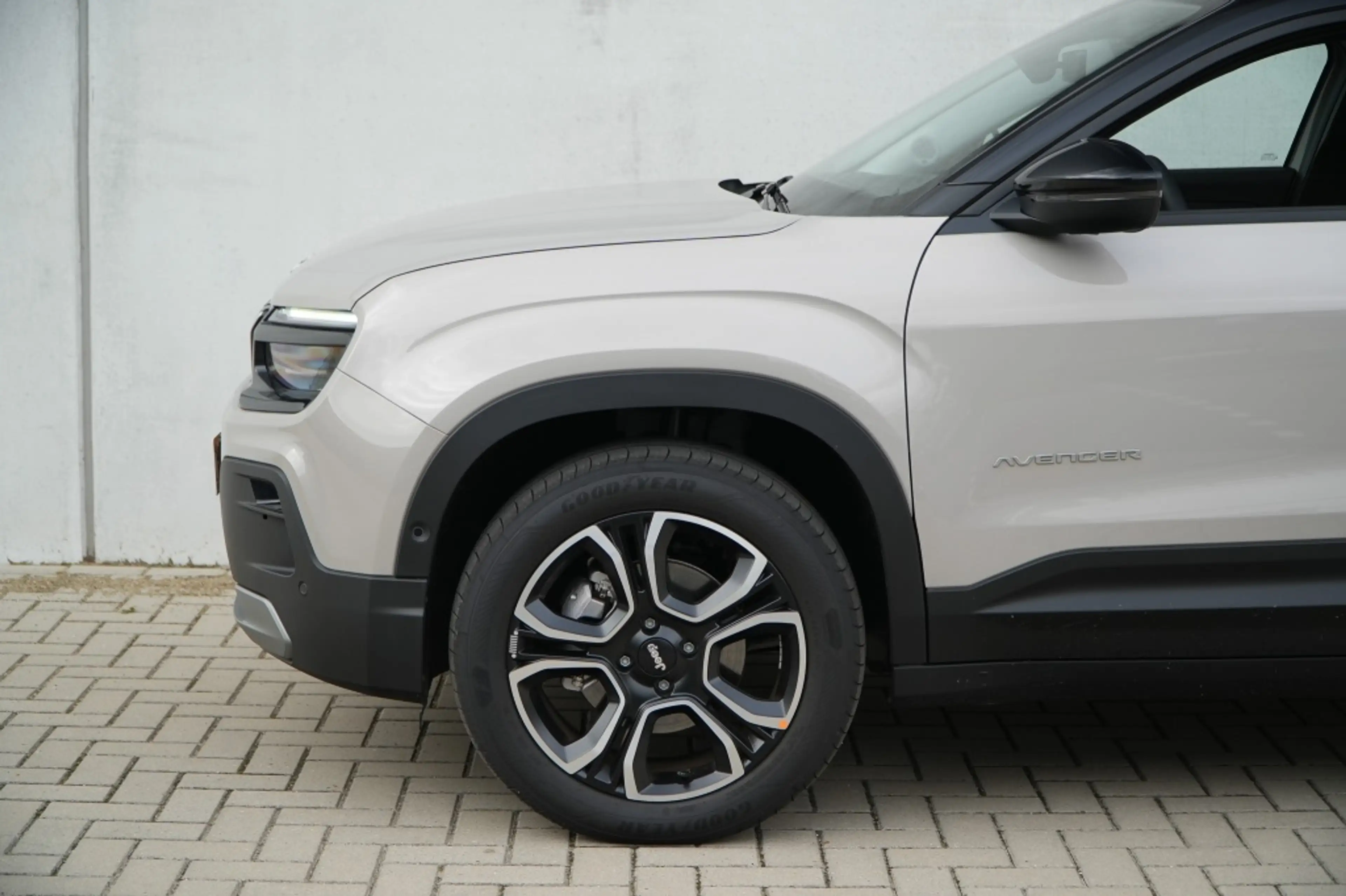 Jeep Avenger 1.2 e-Hybrid Summit | Pano | Navi | JBL | Camera | — photo 11