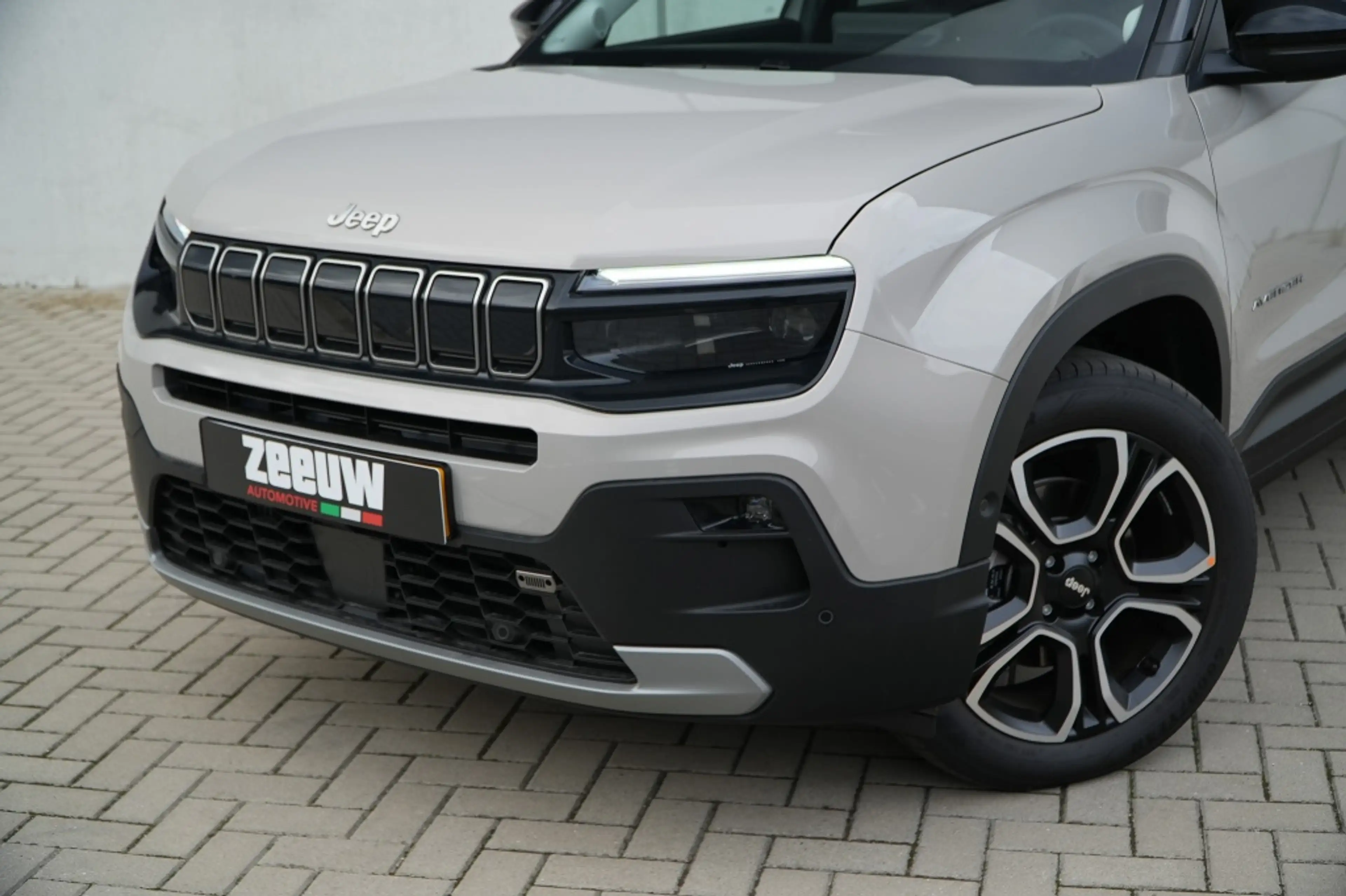 Jeep Avenger 1.2 e-Hybrid Summit | Pano | Navi | JBL | Camera | — photo 6