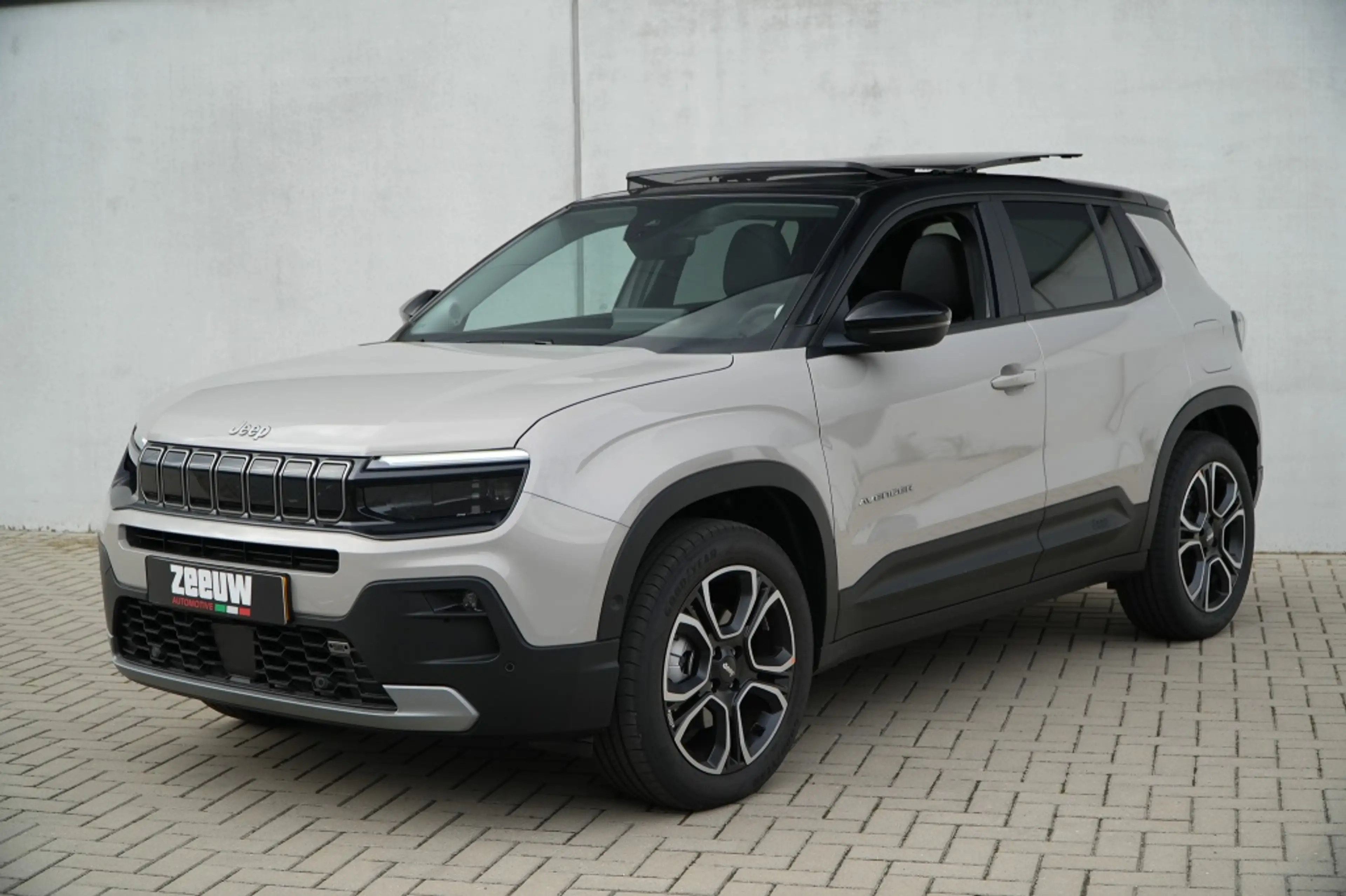 Jeep Avenger 1.2 e-Hybrid Summit | Pano | Navi | JBL | Camera | — photo 8