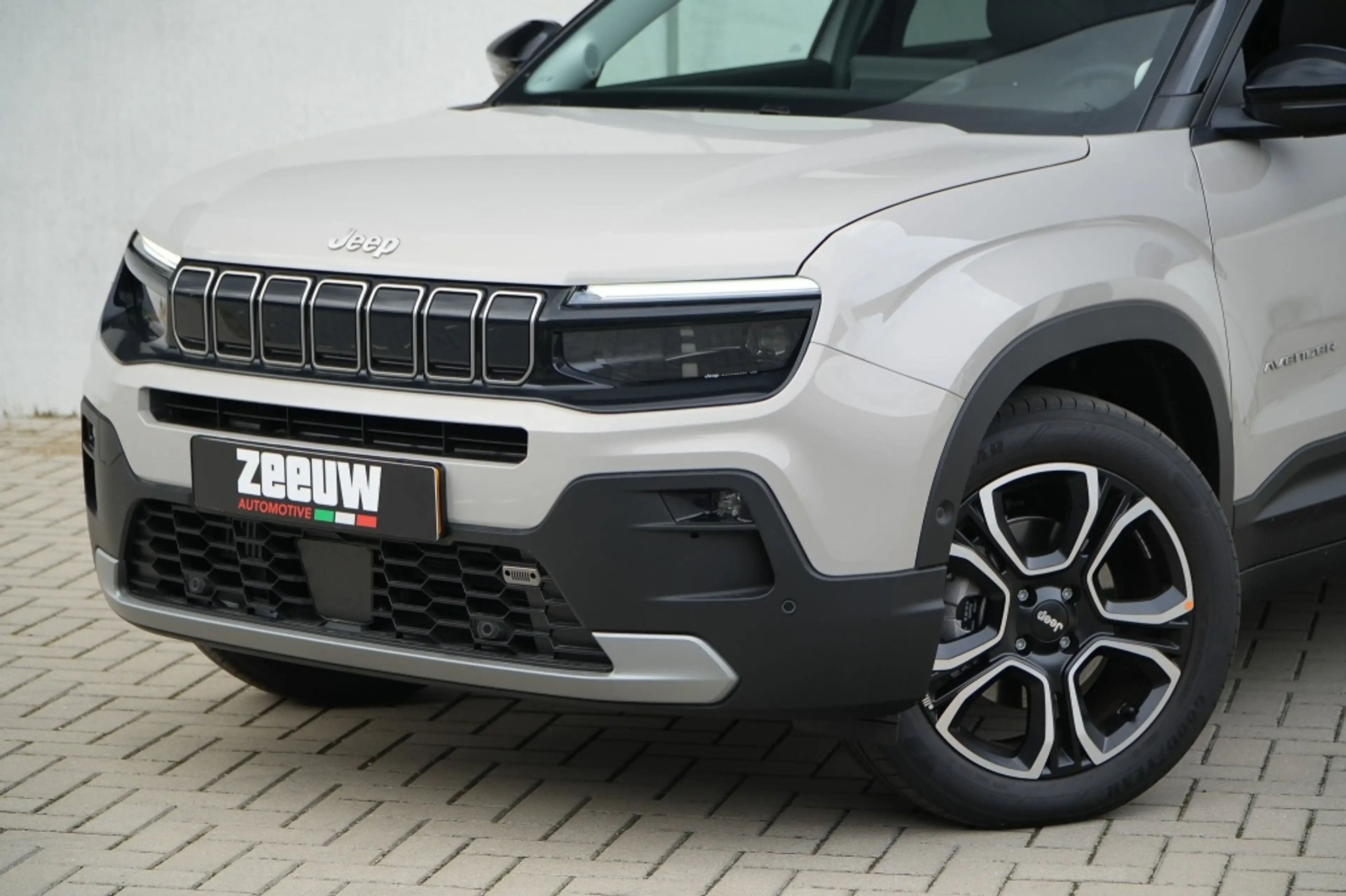 Jeep Avenger 1.2 e-Hybrid Summit | Pano | Navi | JBL | Camera | — photo 3