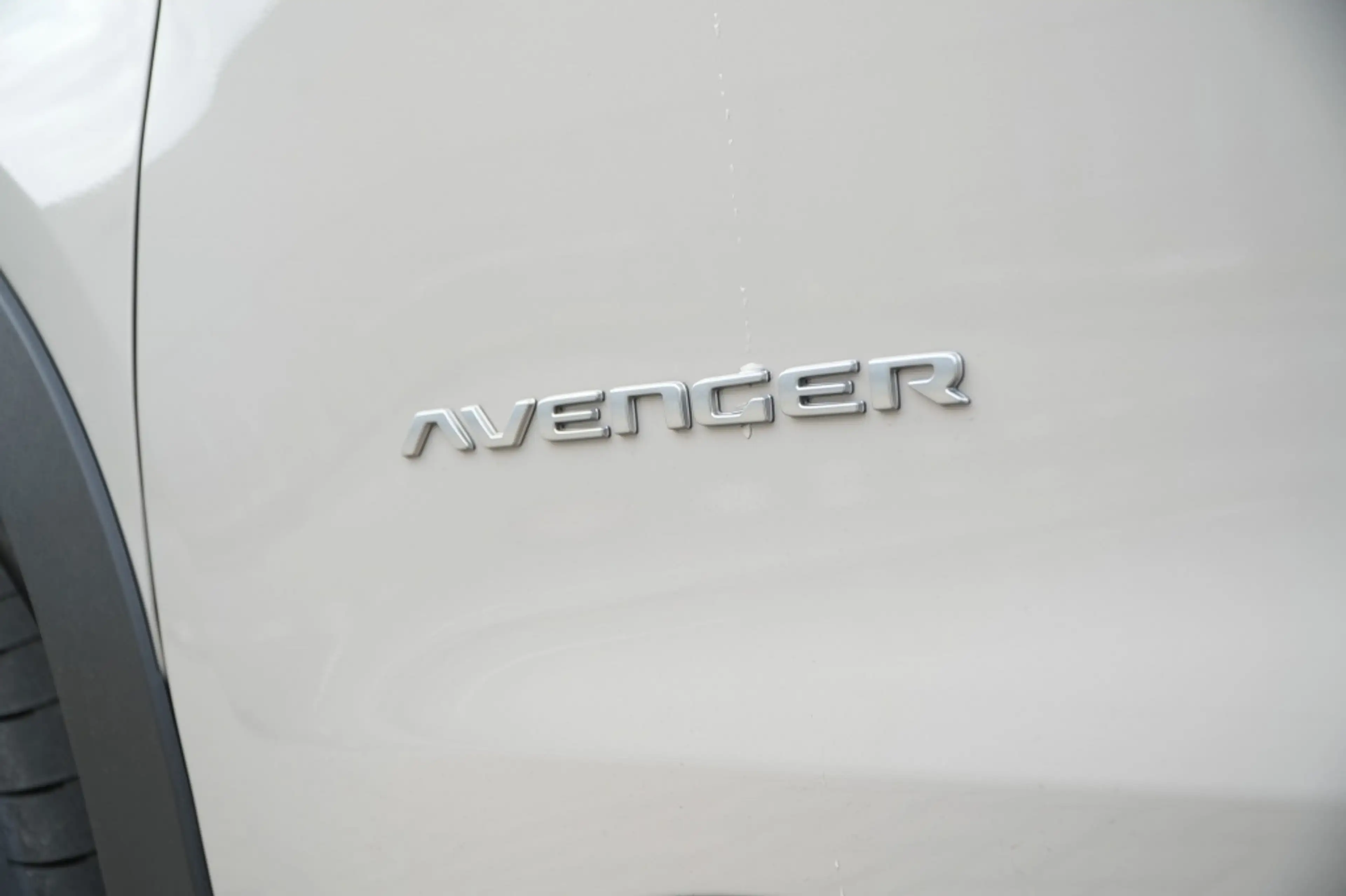 Jeep Avenger 1.2 e-Hybrid Summit | Pano | Navi | JBL | Camera | — photo 14
