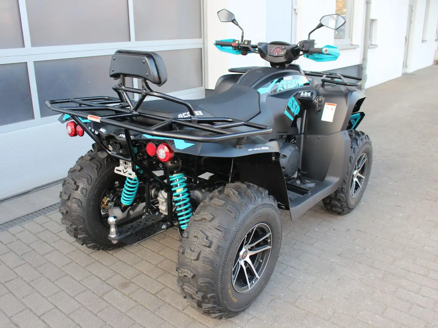 AGM Shade Sport 600 ABS verschiedene Farben Czarny - 2