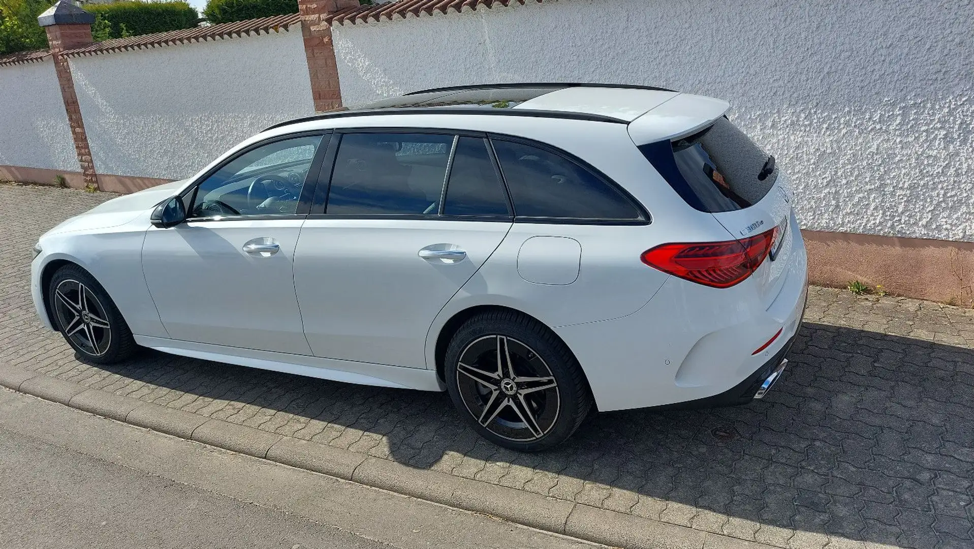 Mercedes-Benz C 300 e T AMG Designo Manufaktur fast Vollausst.! Blanco - 2