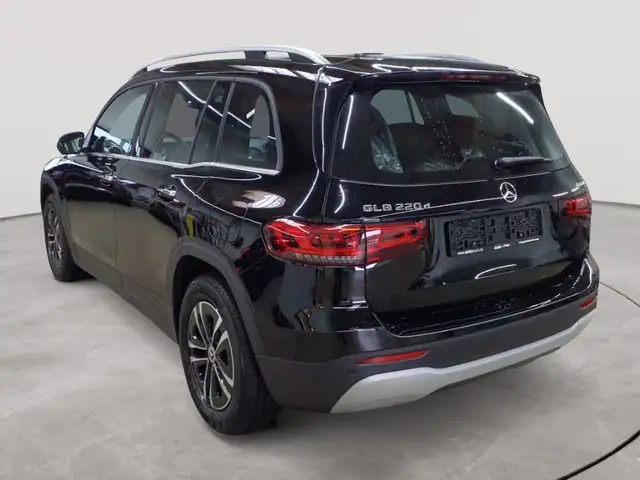 Mercedes-Benz GLB view 5