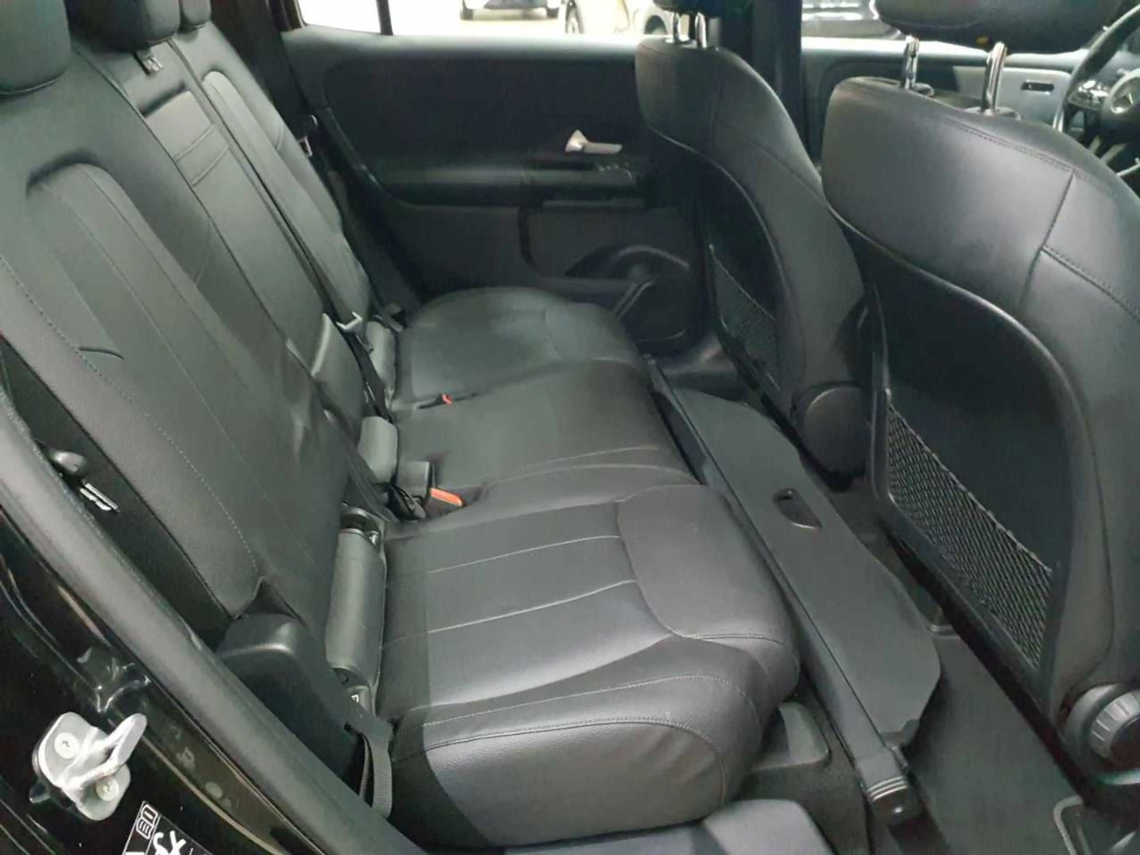 Mercedes-Benz GLB 220 GLB 220d 4M-Style AHK Beam BusiP AssiP — photo 14
