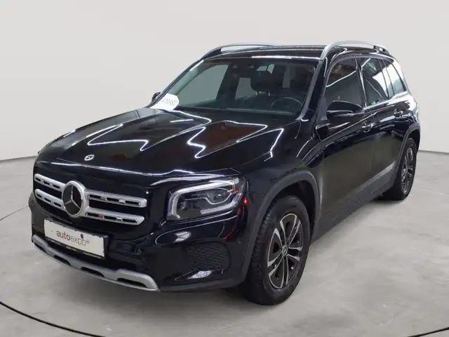 Mercedes-Benz GLB view 2