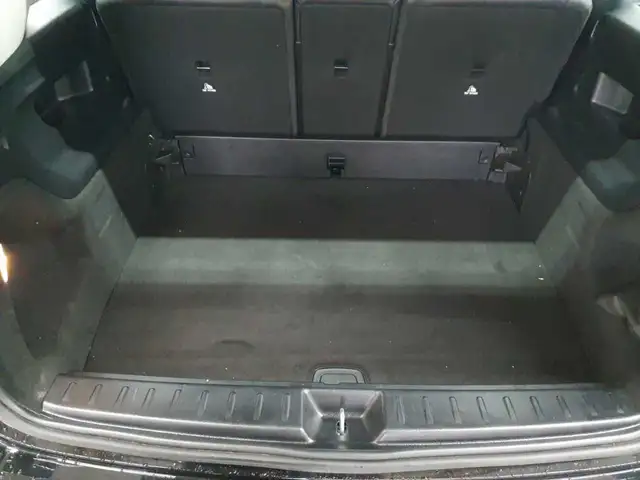 Mercedes-Benz GLB view 15