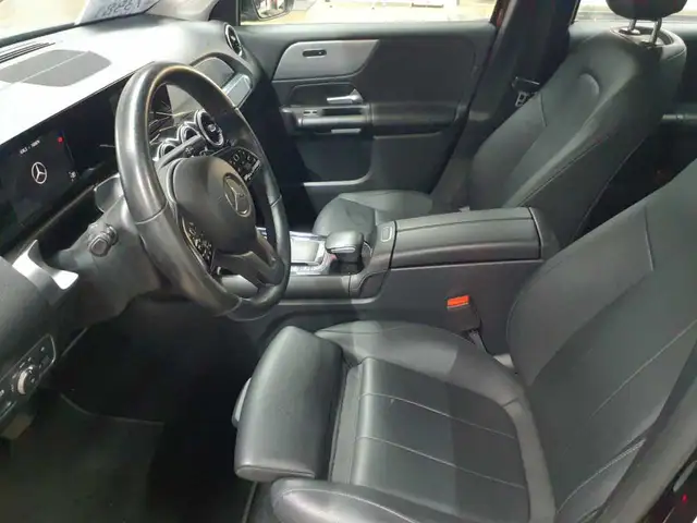 Mercedes-Benz GLB view 7