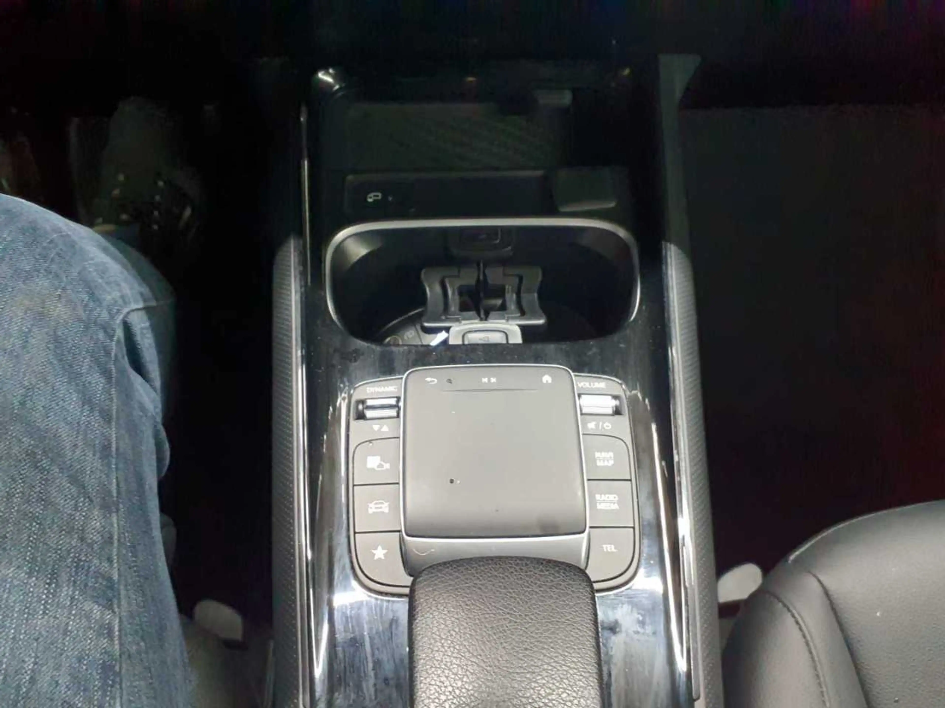 Mercedes-Benz GLB 220 GLB 220d 4M-Style AHK Beam BusiP AssiP — photo 10