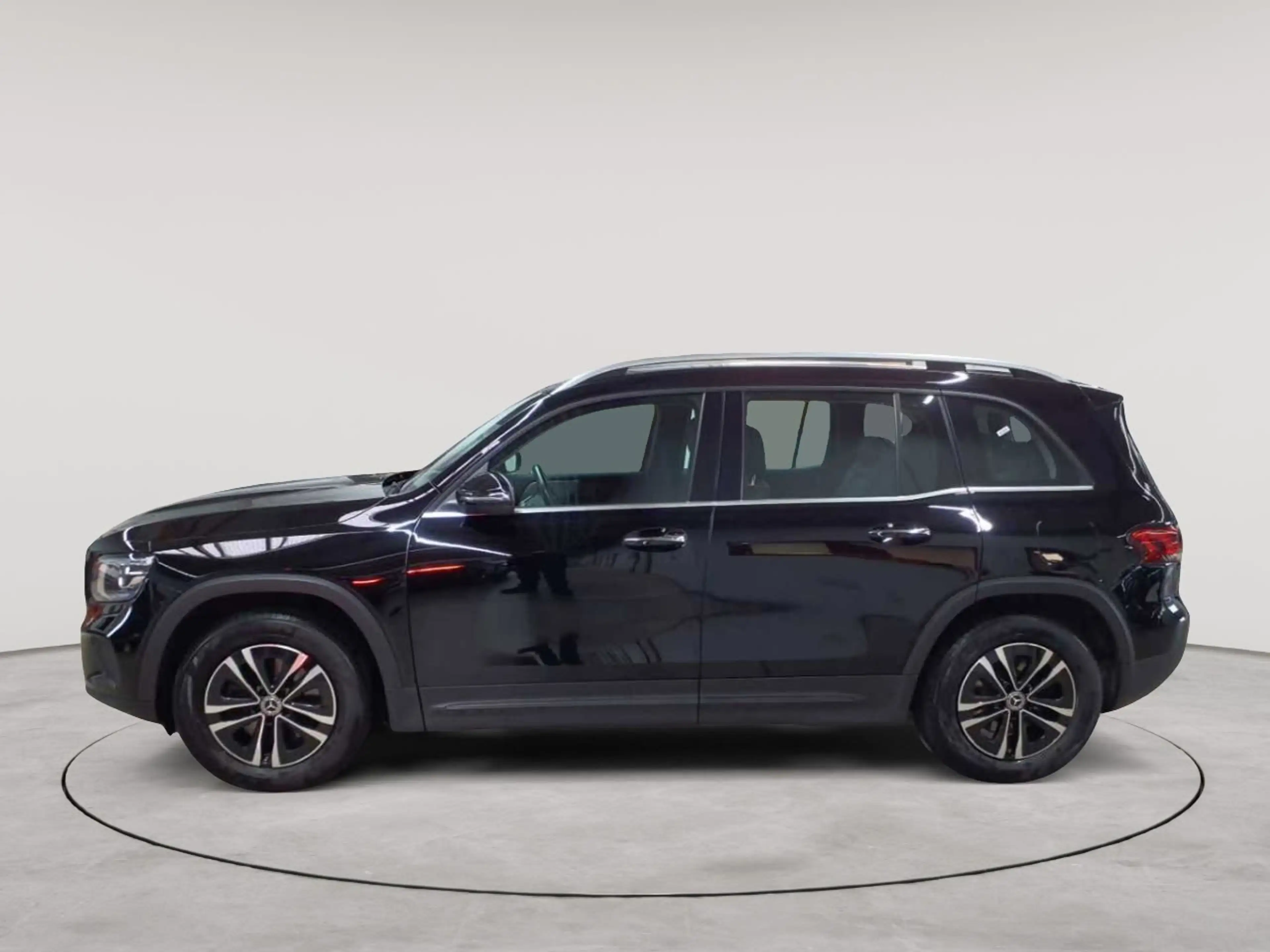 Mercedes-Benz GLB 220 GLB 220d 4M-Style AHK Beam BusiP AssiP — photo 6
