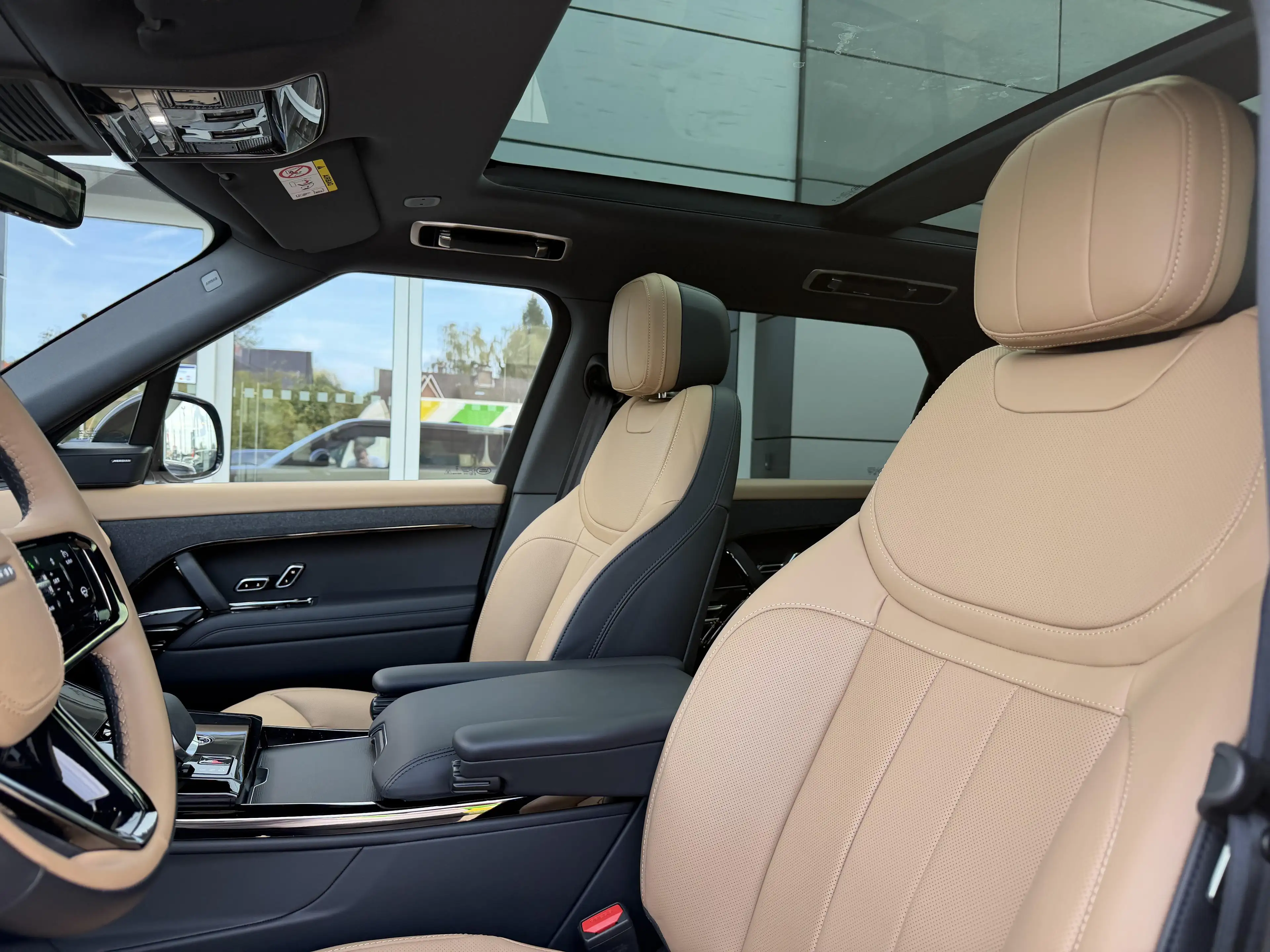 Land Rover Range Rover Sport P460e Dynamic SE — photo 6