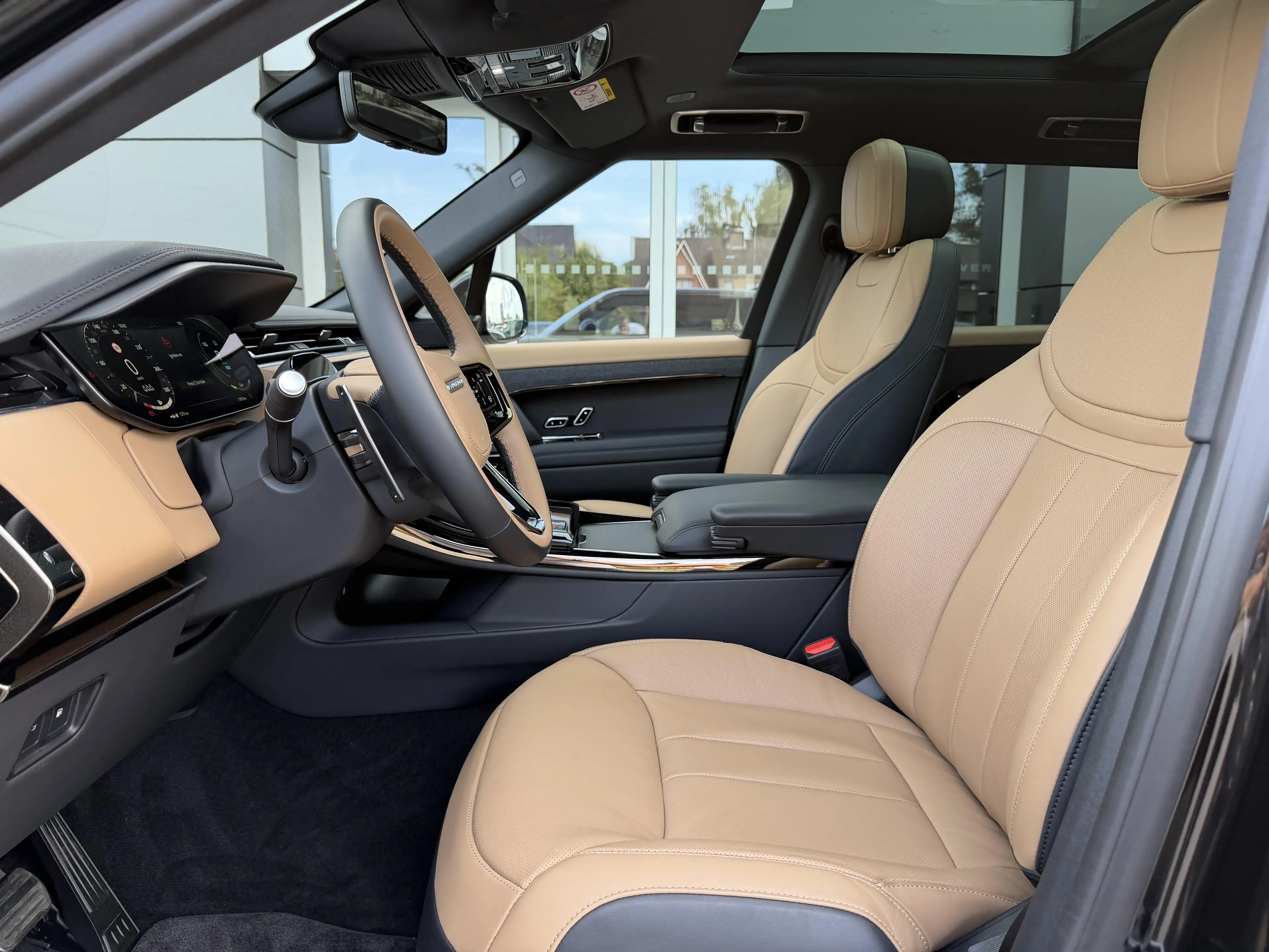 Land Rover Range Rover Sport P460e Dynamic SE — photo 9