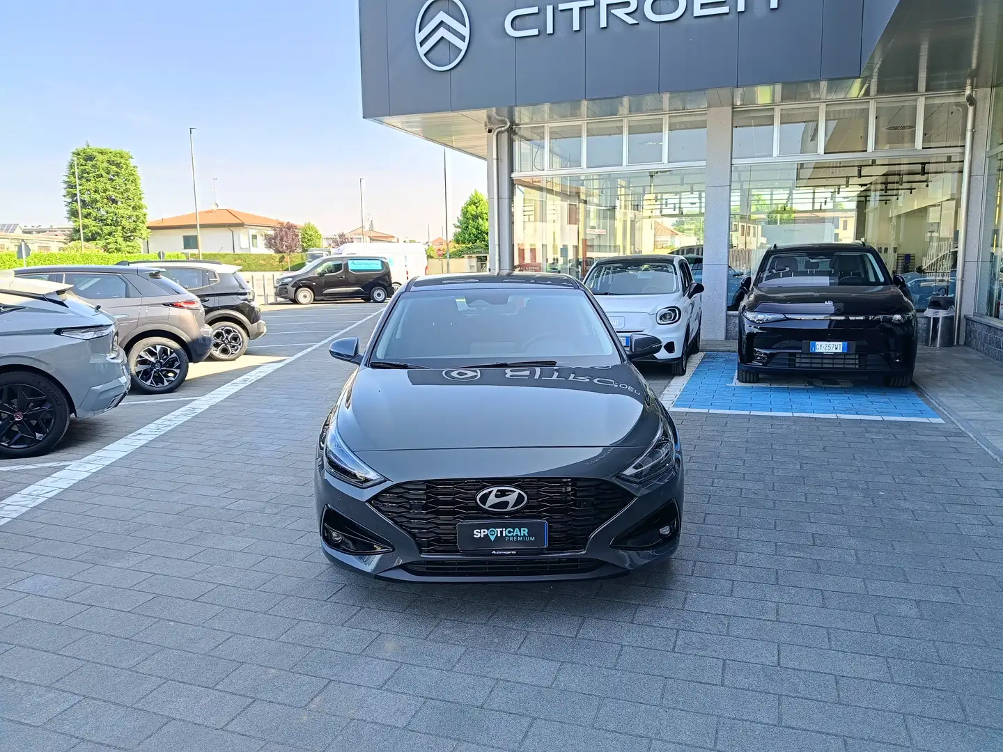 Hyundai i30 Berlina Mild Hybrid 1.0 TGDi 100cv DCT BUSINESS Grigio - 2