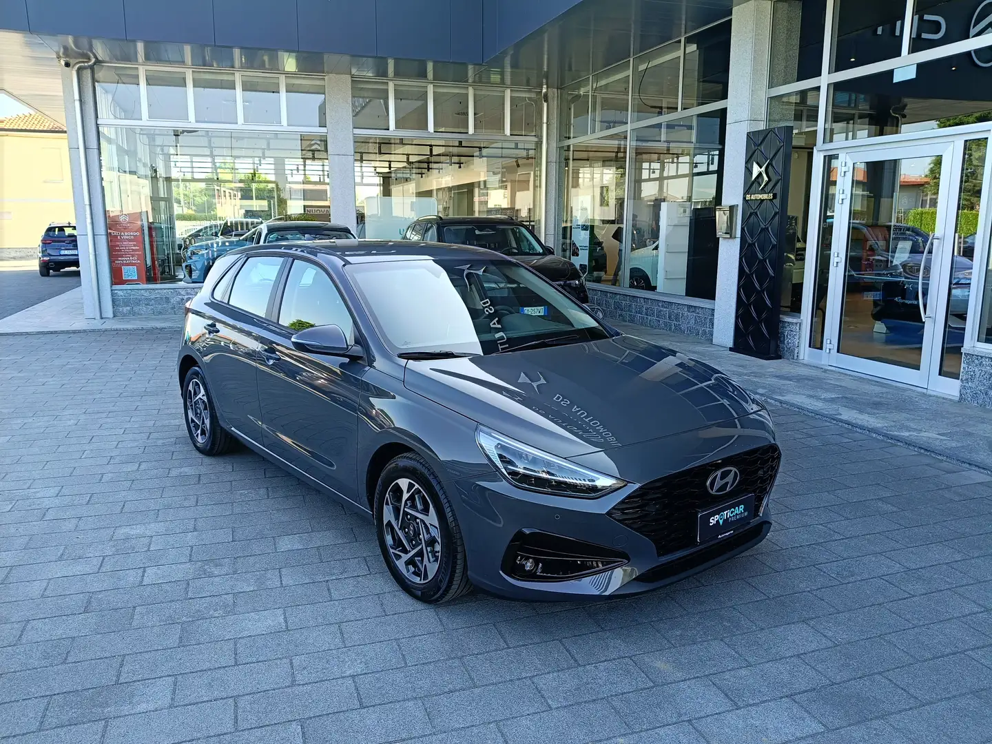 Hyundai i30 Berlina Mild Hybrid 1.0 TGDi 100cv DCT BUSINESS Grigio - 1