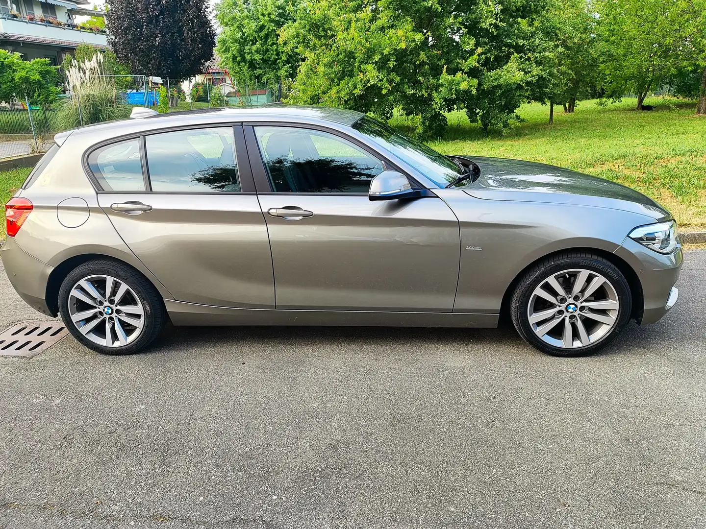 BMW 118 Serie 1 F/20-21 2017 118d 5p xdrive Urban Bronze - 2