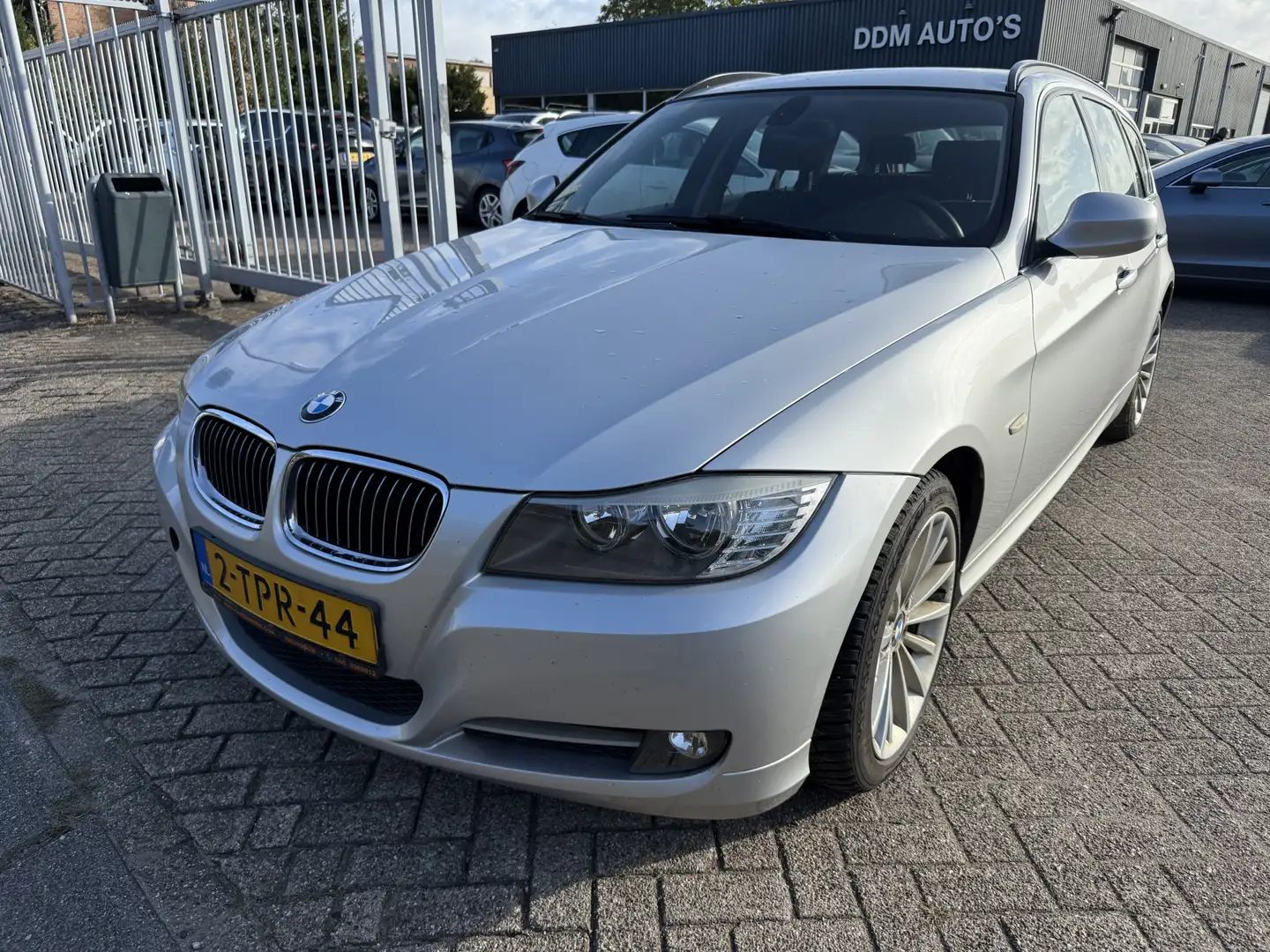 BMW 318 3-serie Touring 318i Luxury Line motorschade Gris - 2