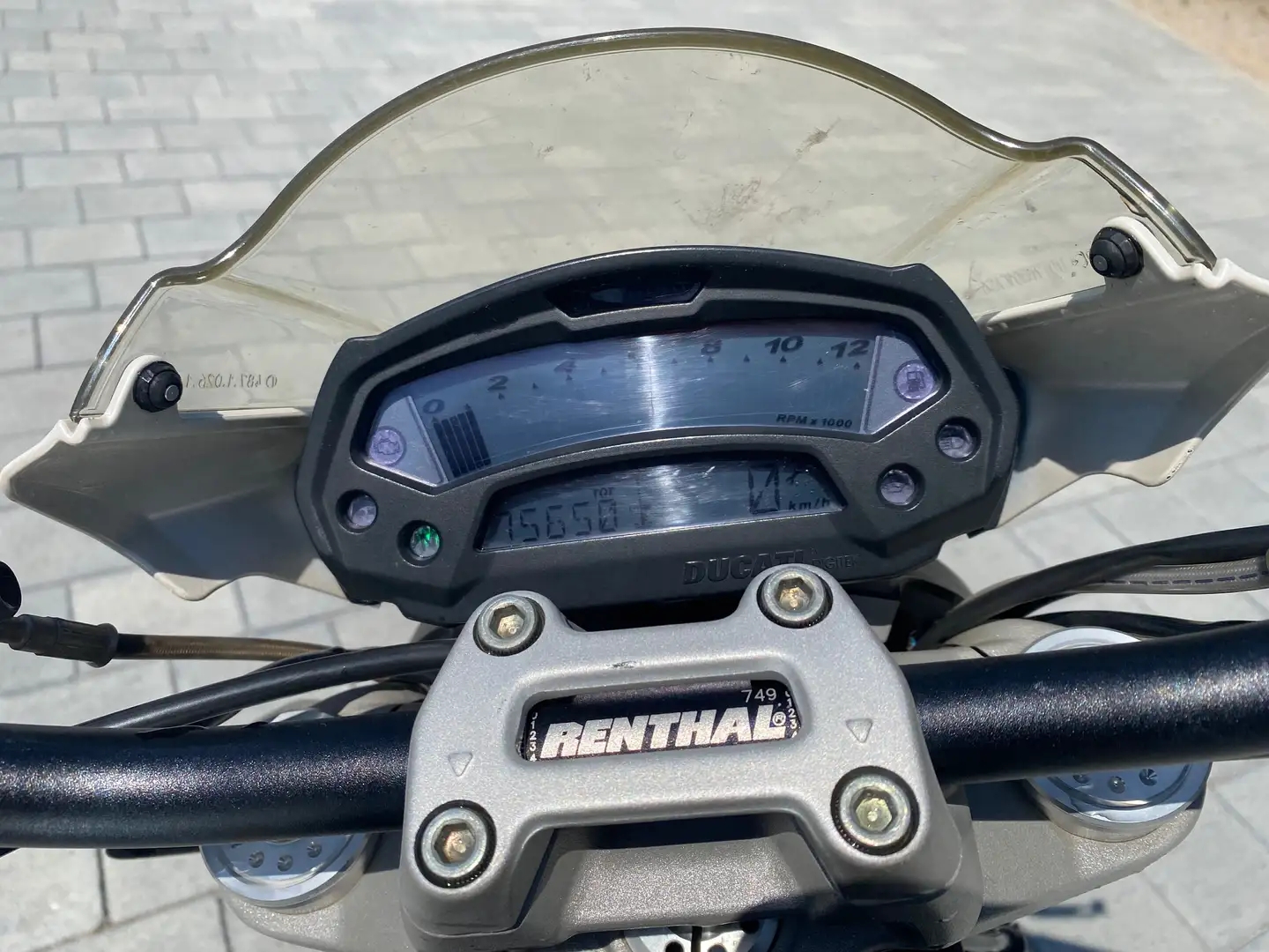 Ducati Monster 696 Blanco - 2