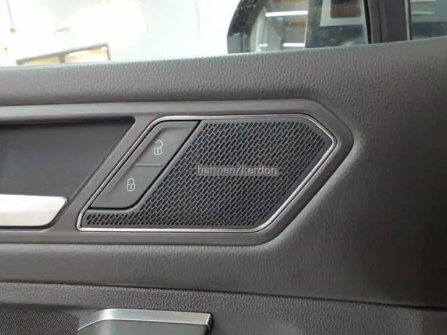 Volkswagen Tiguan view 17
