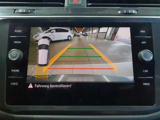 Volkswagen Tiguan view 16