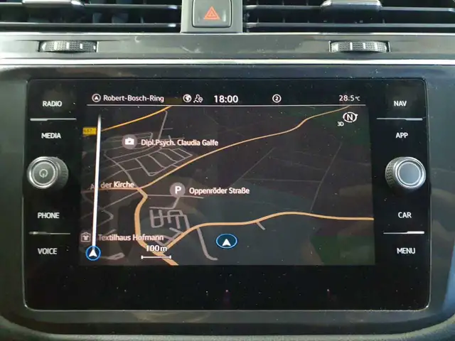 Volkswagen Tiguan view 12