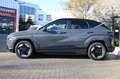 Hyundai KONA Electric 65.4 kWh Comfort Smart + BCA | Navi | Pdc Grijs - thumbnail 2