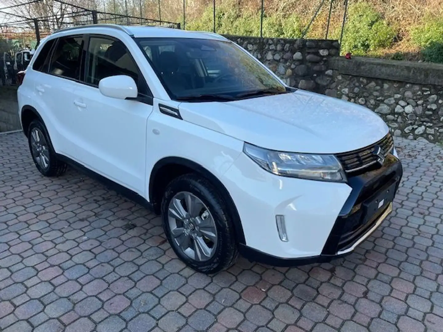 Suzuki Vitara 1.4 HYBRID 4WD ALL-GRIP MOD:COOL E TOP Bianco - 1
