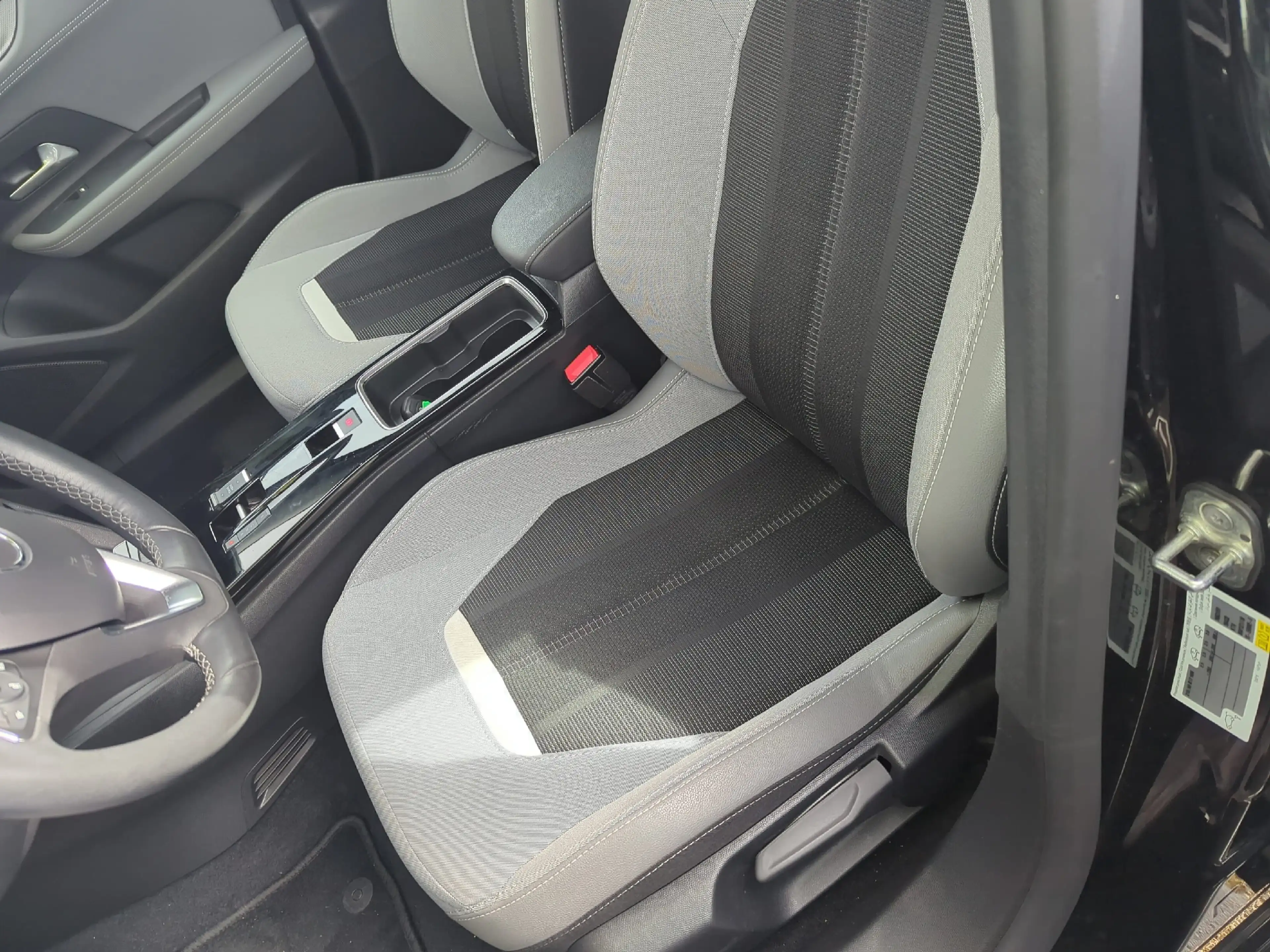 Opel Mokka-E Elegance LED+SHZ+Winterp.+Fernlichtass. — photo 8