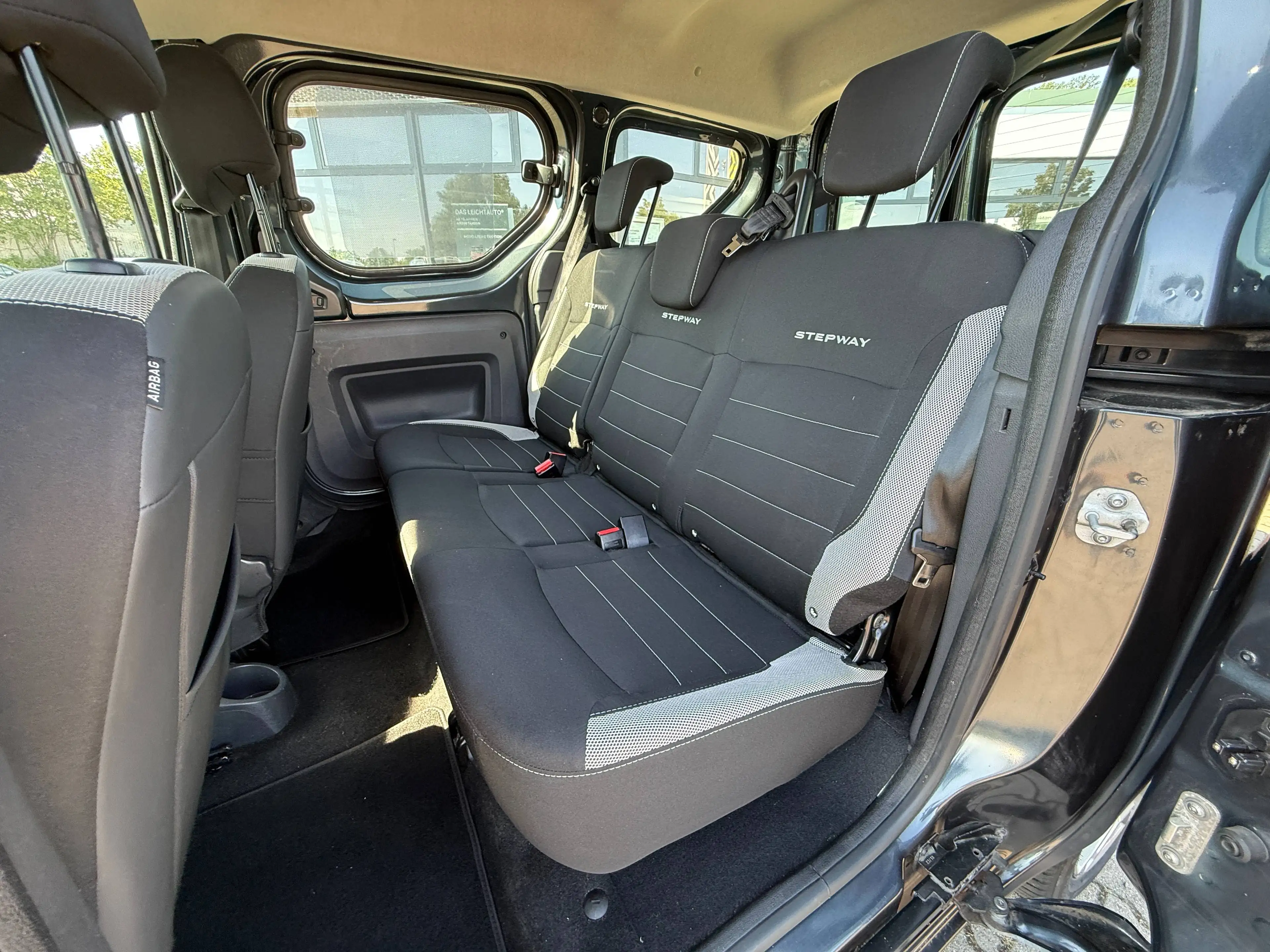 Dacia Dokker Stepway — photo 8