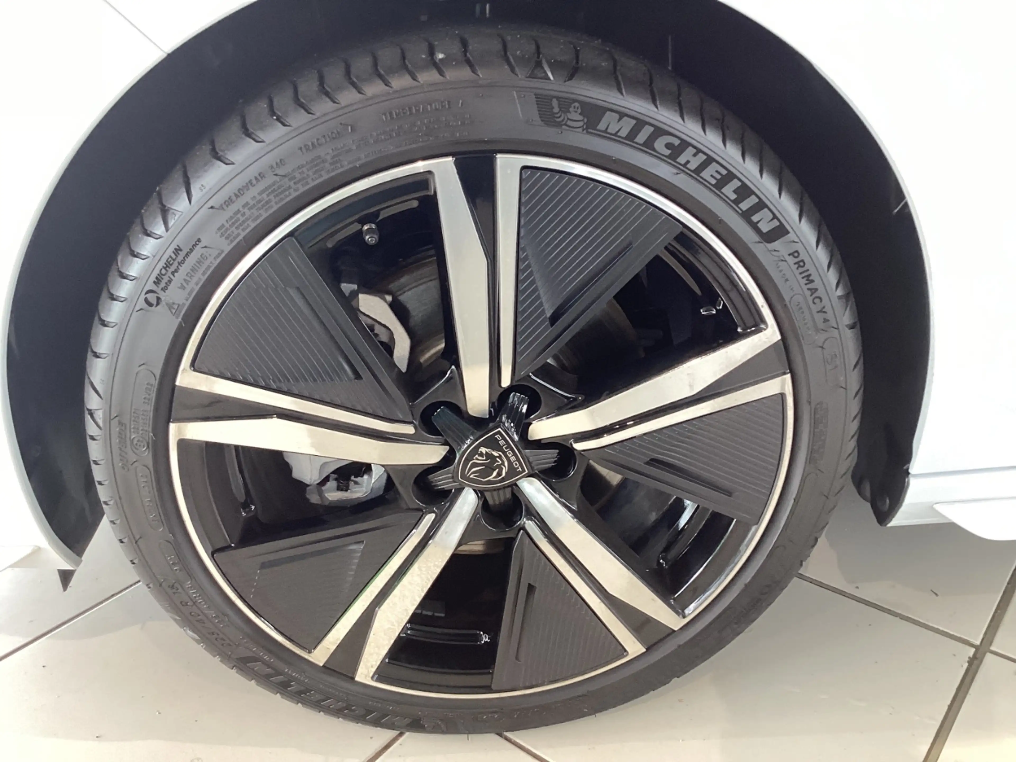 Peugeot 308 SW 1,2 PureTech 130 SW GT LED+Navi+2xKlima+ — photo 12
