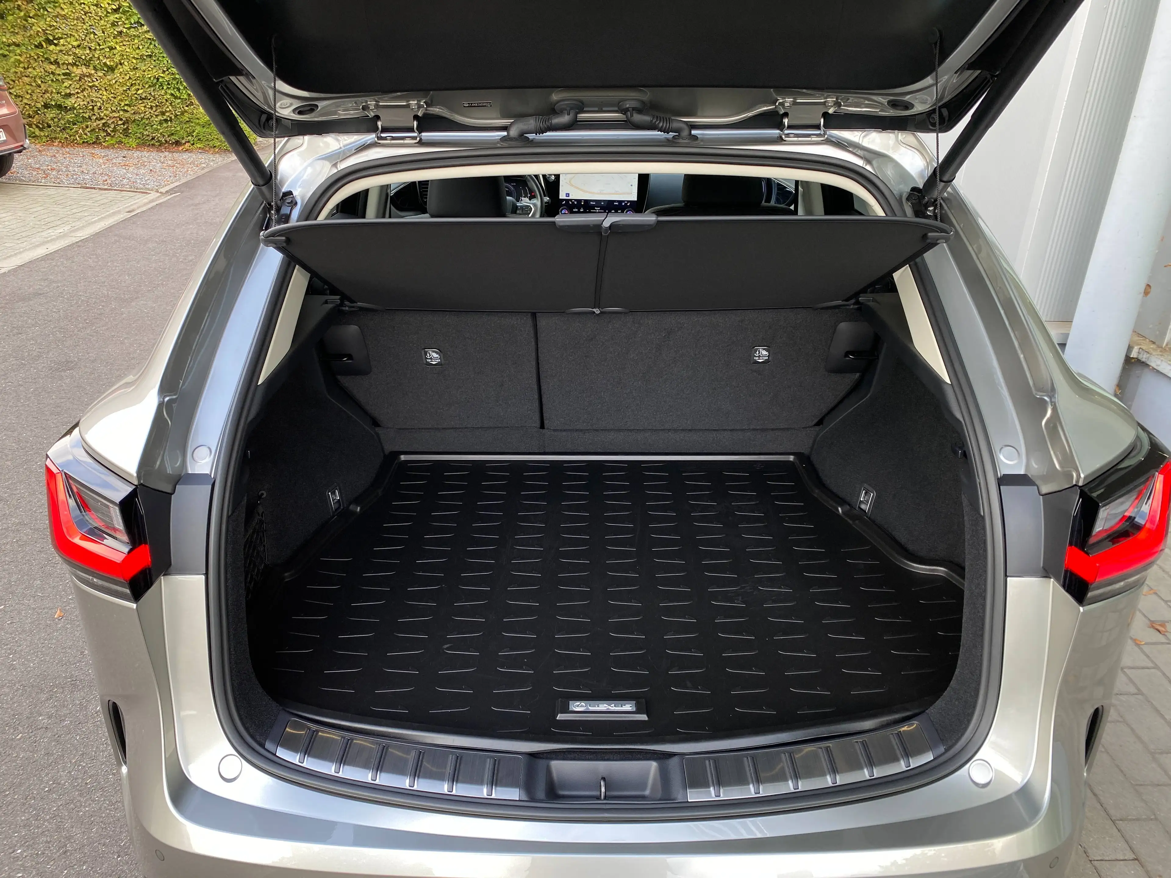 Lexus NX 350h NX 350h 2.5i AWD Executive Line E-CVT — photo 11