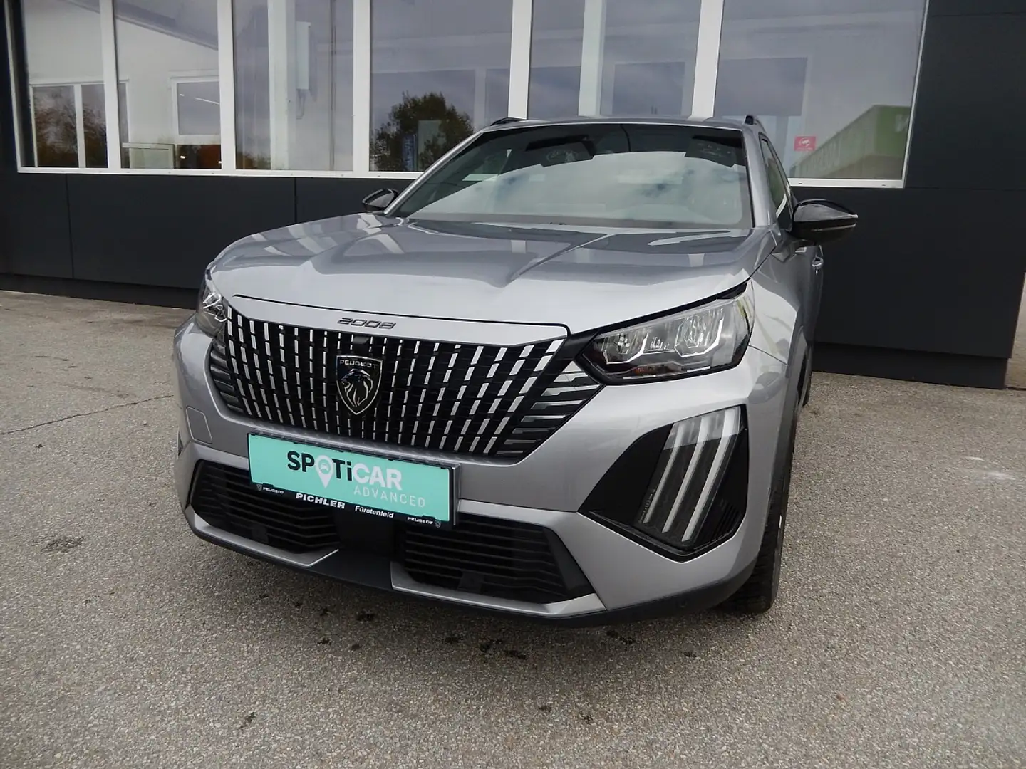 Peugeot 2008 PureTech 100 S&S Allure 6-Gang-Manuell Silber - 1