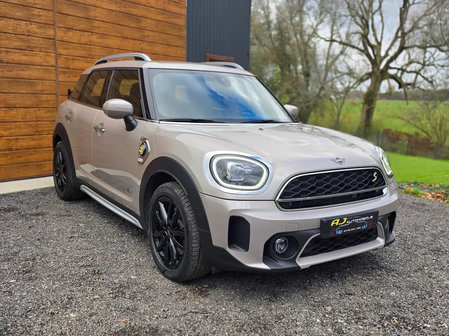MINI Countryman SE All4 Beige - 2