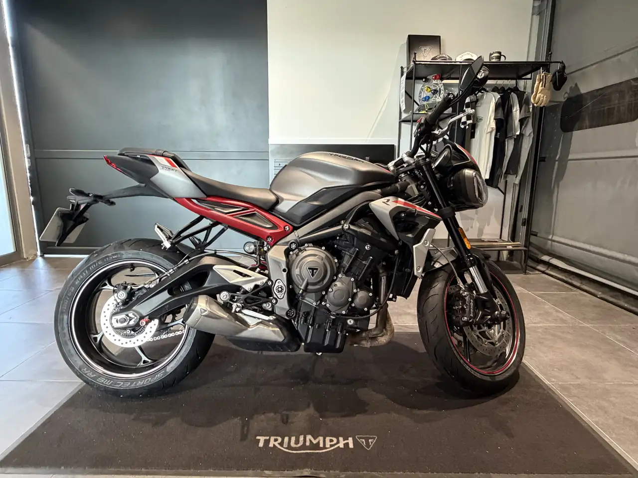 Triumph Street Triple 765