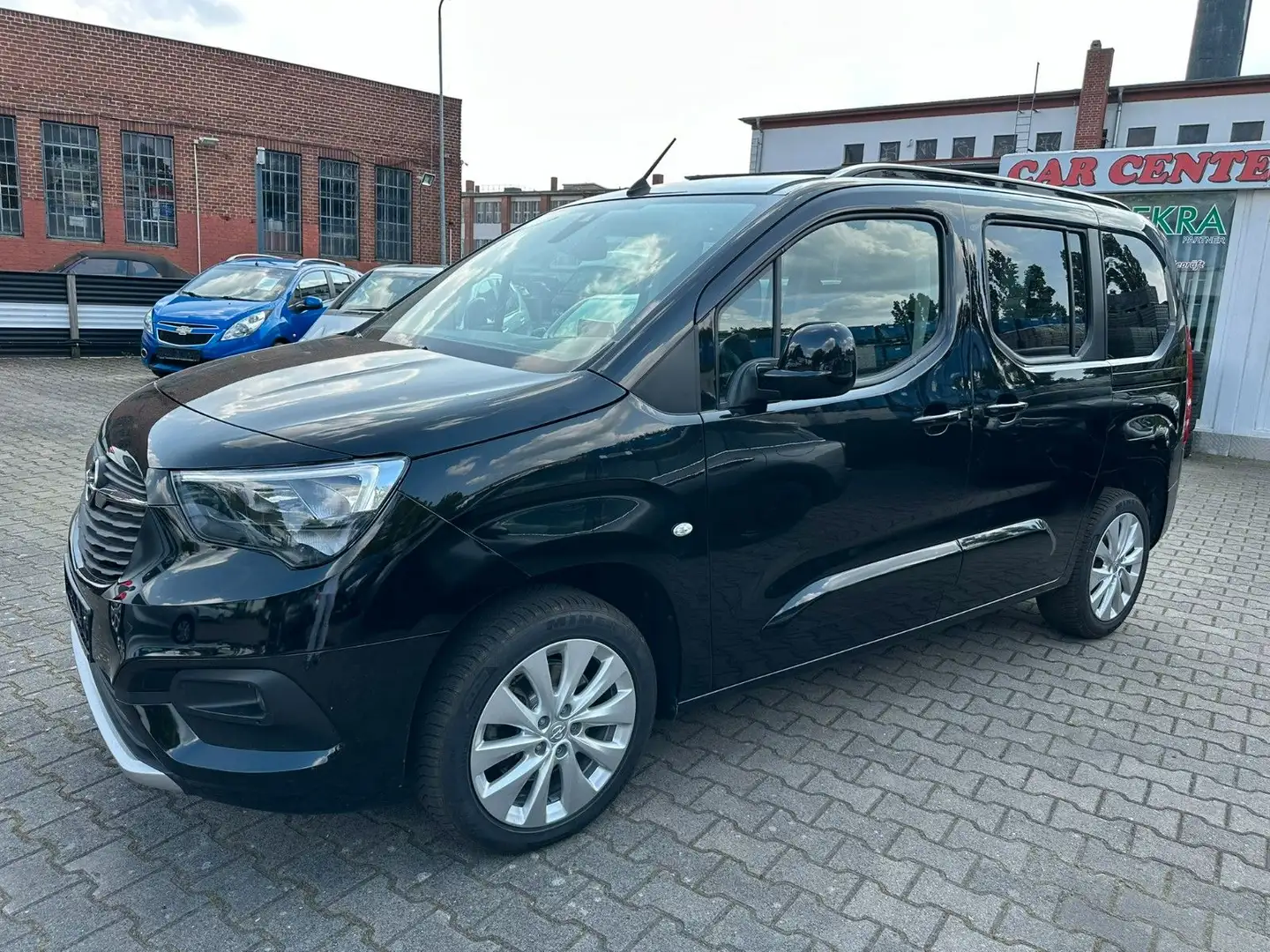Opel Combo Life E Ultimate Automatik Schwarz - 1