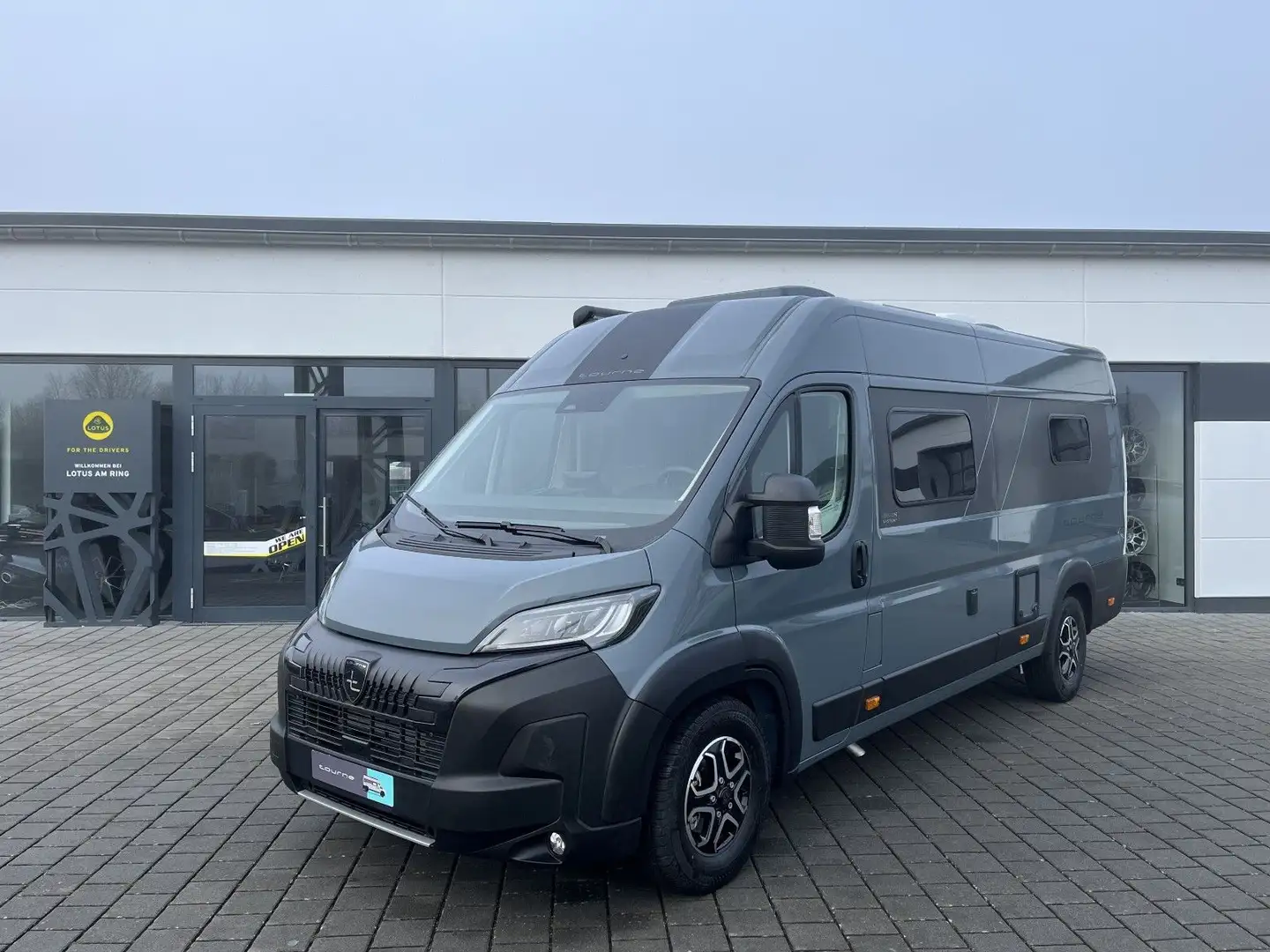 Tourne Mobile Cruise 6.4m, 2.2 BlueHDI 180, Automatik Grau - 1