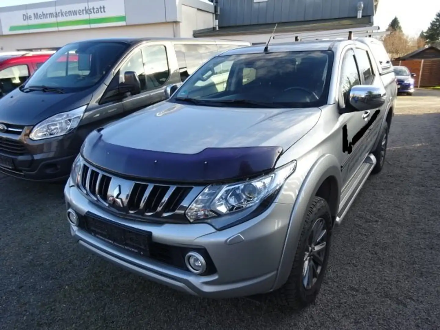 Mitsubishi L200 Top DOKA 4WD *Standheizung+HardTop* Plateado - 1