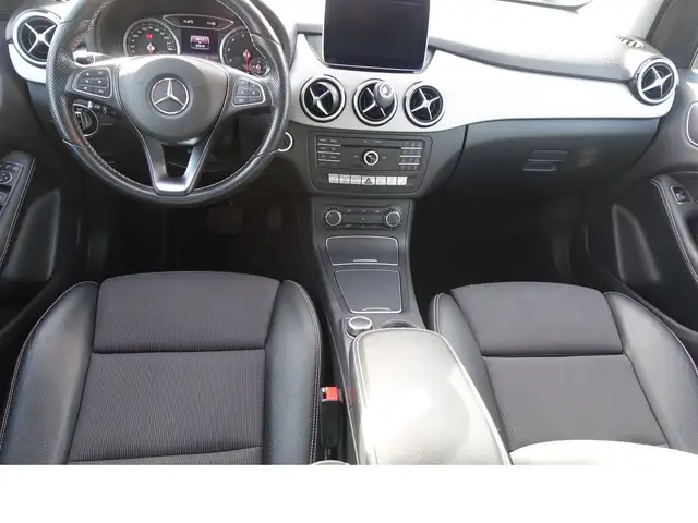 Mercedes-Benz B Class view 9