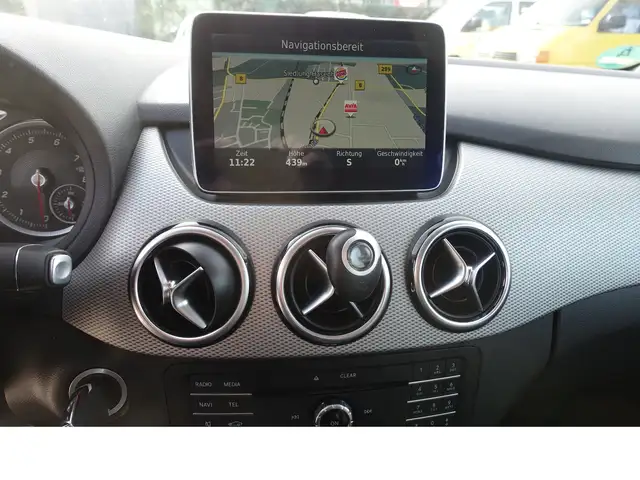 Mercedes-Benz B Class view 14