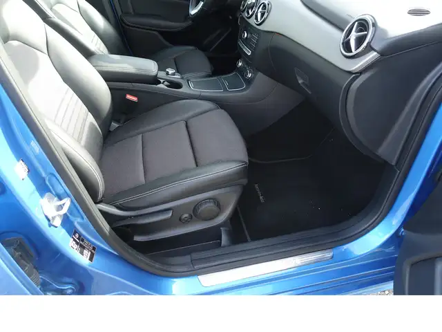Mercedes-Benz B Class view 11
