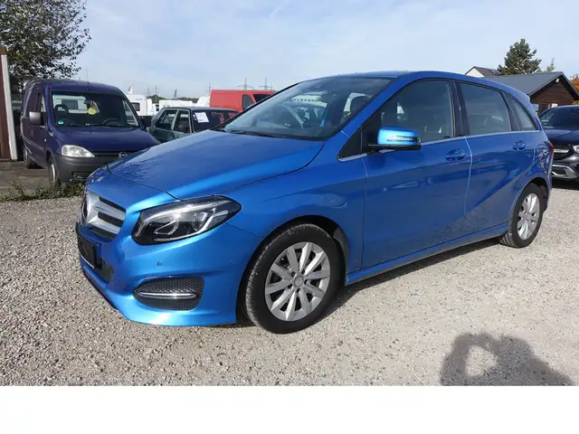 Mercedes-Benz B Class view 3