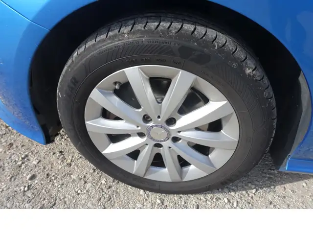 Mercedes-Benz B Class view 7