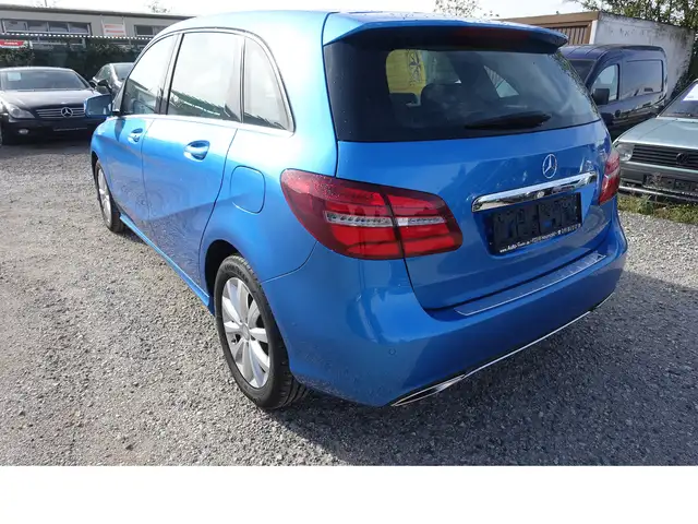 Mercedes-Benz B Class view 4