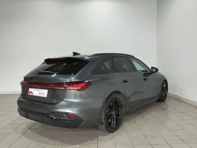 Audi A5 view 4