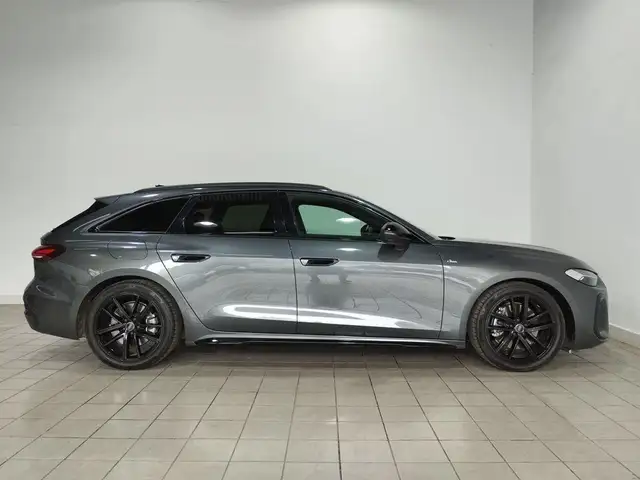 Audi A5 view 3